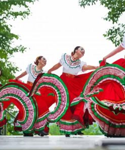 Hispanic Heritage Women Dancing Diamond Paintings