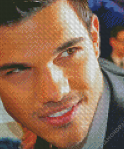 Close Up Taylor Lautner Diamond Painting