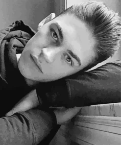 Hero Fiennes Tiffin Diamond Painting